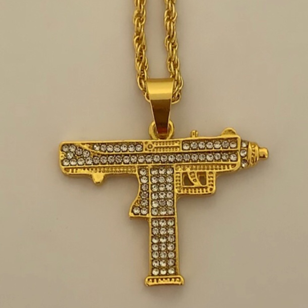 Uzi pendant chain